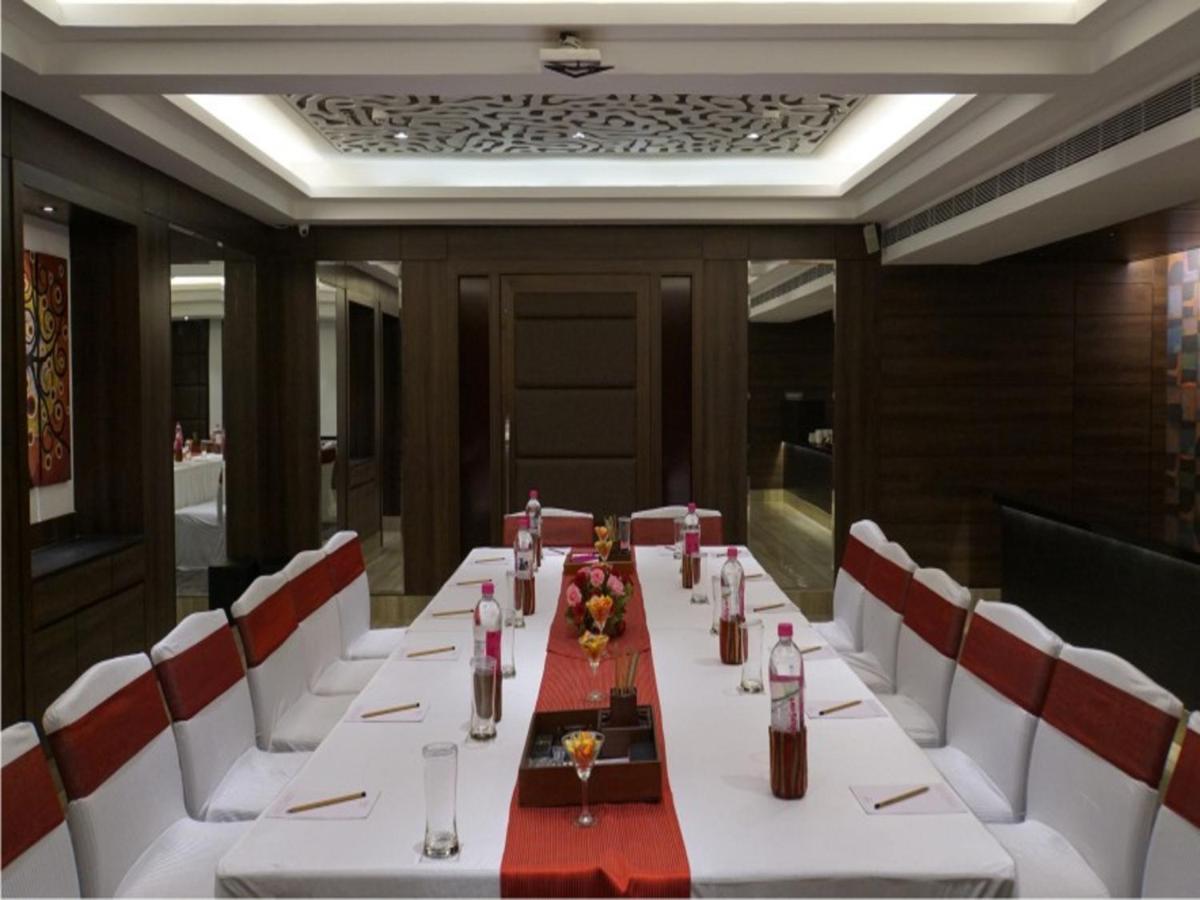 Hotel The Sonnet Jamshedpur Esterno foto