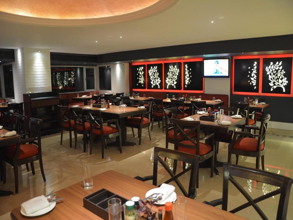 Hotel The Sonnet Jamshedpur Esterno foto