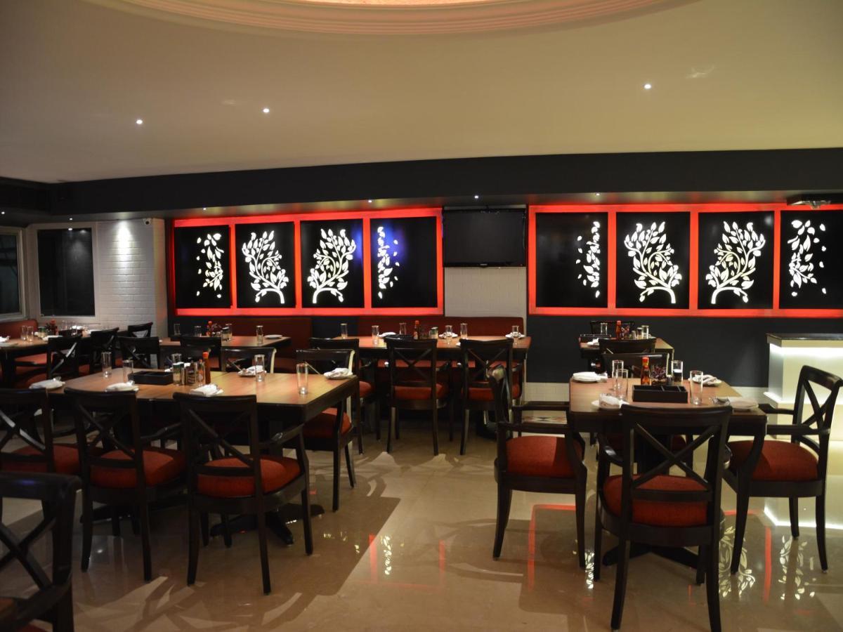 Hotel The Sonnet Jamshedpur Esterno foto