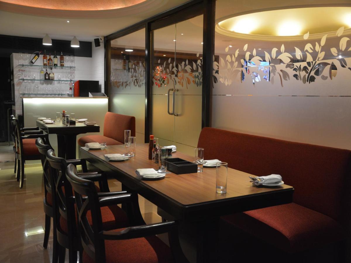 Hotel The Sonnet Jamshedpur Esterno foto