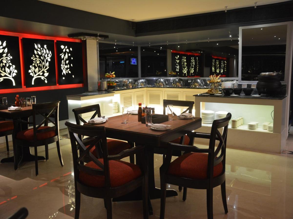 Hotel The Sonnet Jamshedpur Esterno foto