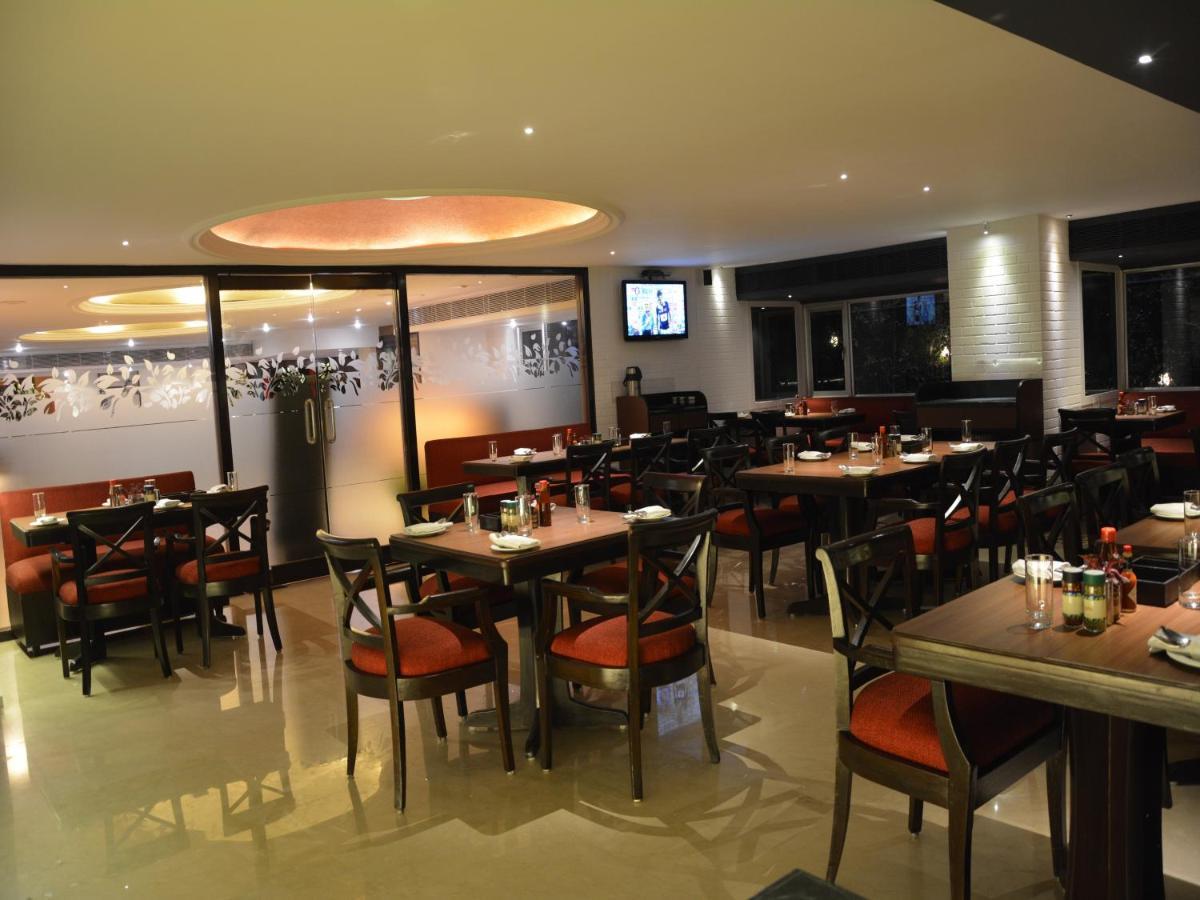 Hotel The Sonnet Jamshedpur Esterno foto