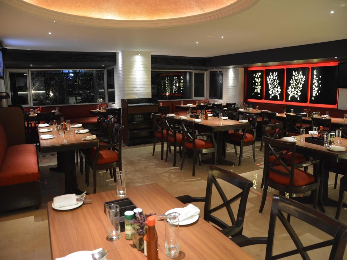 Hotel The Sonnet Jamshedpur Esterno foto