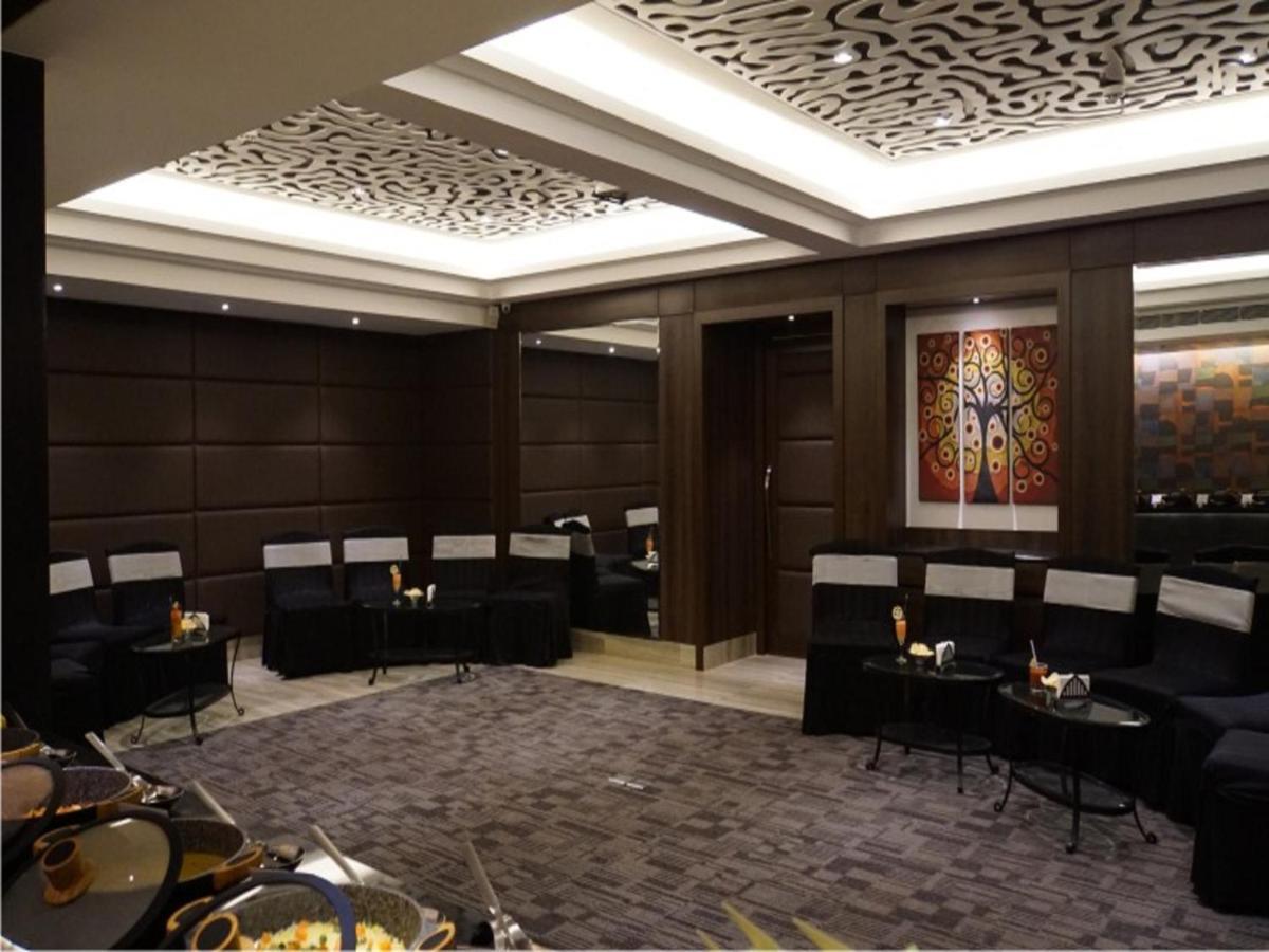 Hotel The Sonnet Jamshedpur Esterno foto