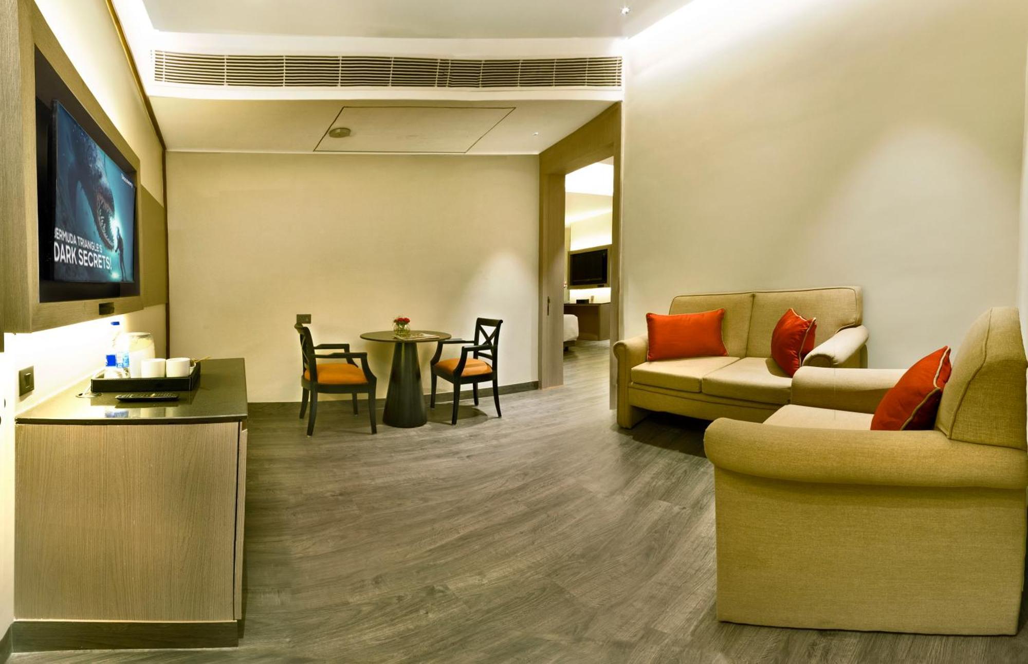 Hotel The Sonnet Jamshedpur Esterno foto